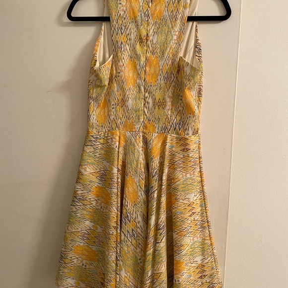 Dee Elle Yellow Fit & Flare Skater Dress Size Medium Abstract Print Sleeveless - Picture 4 of 5